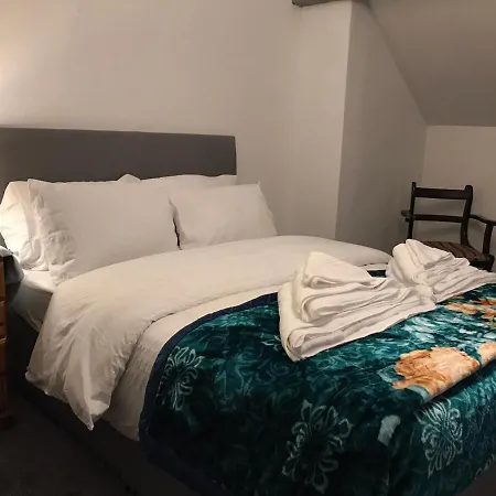 The Skipton - The Hideaway Guest house